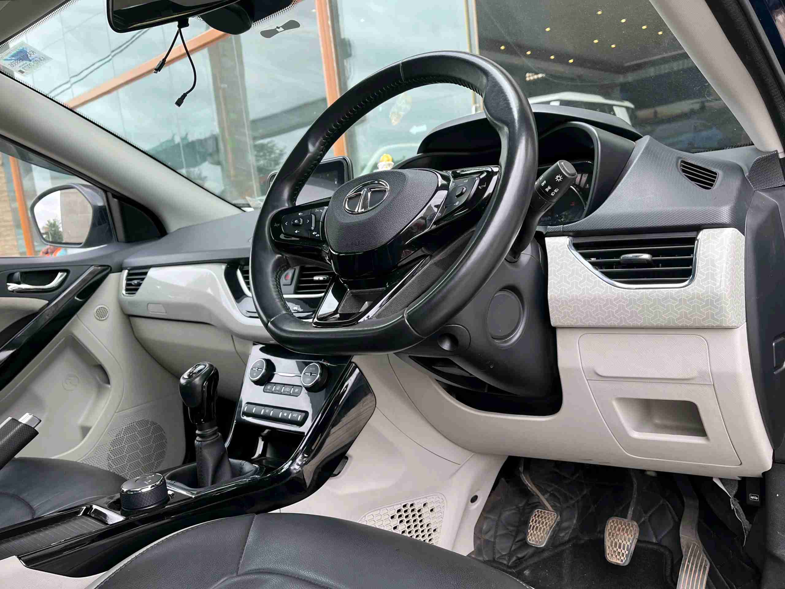Tata Nexon photo 2