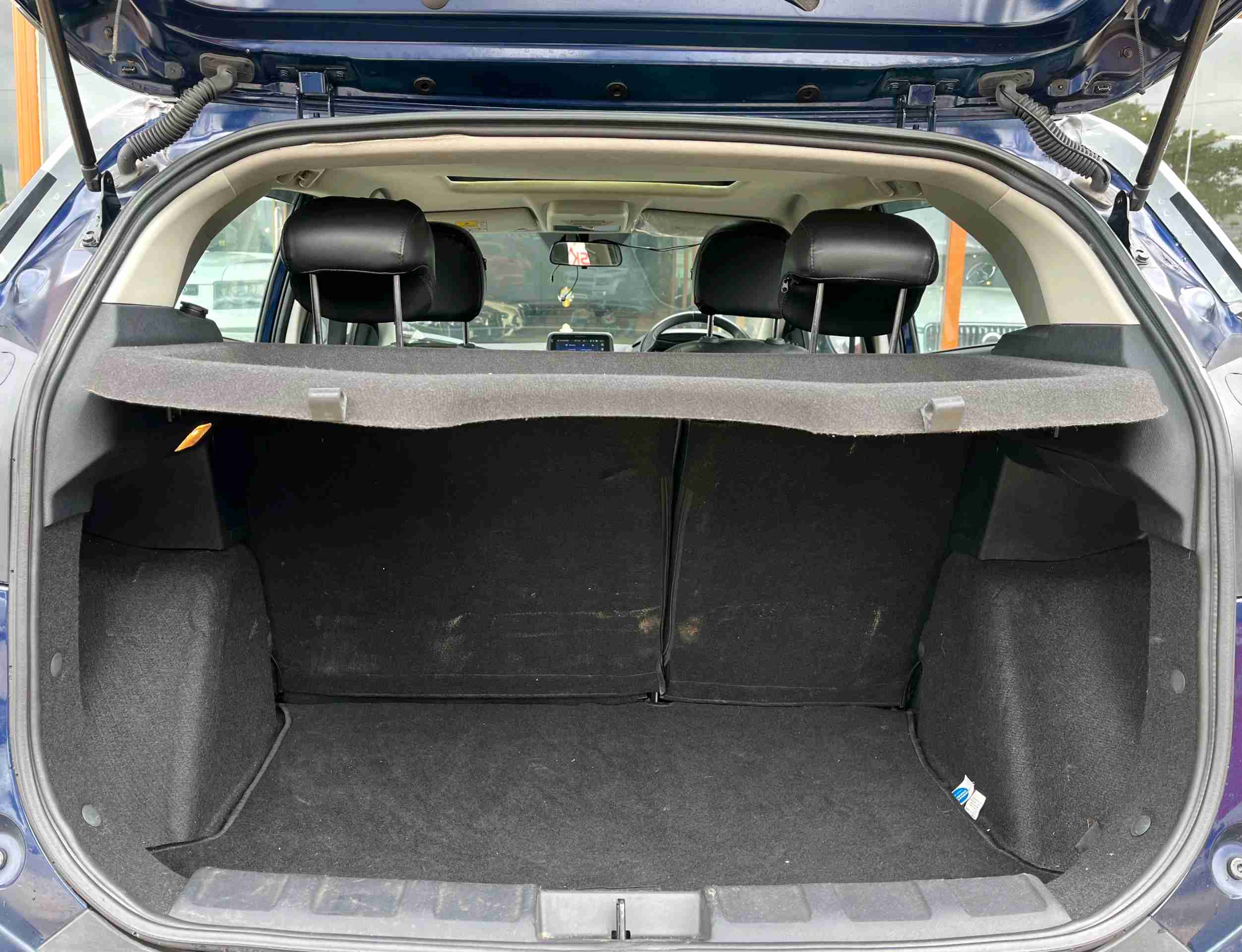 Tata Nexon photo 8