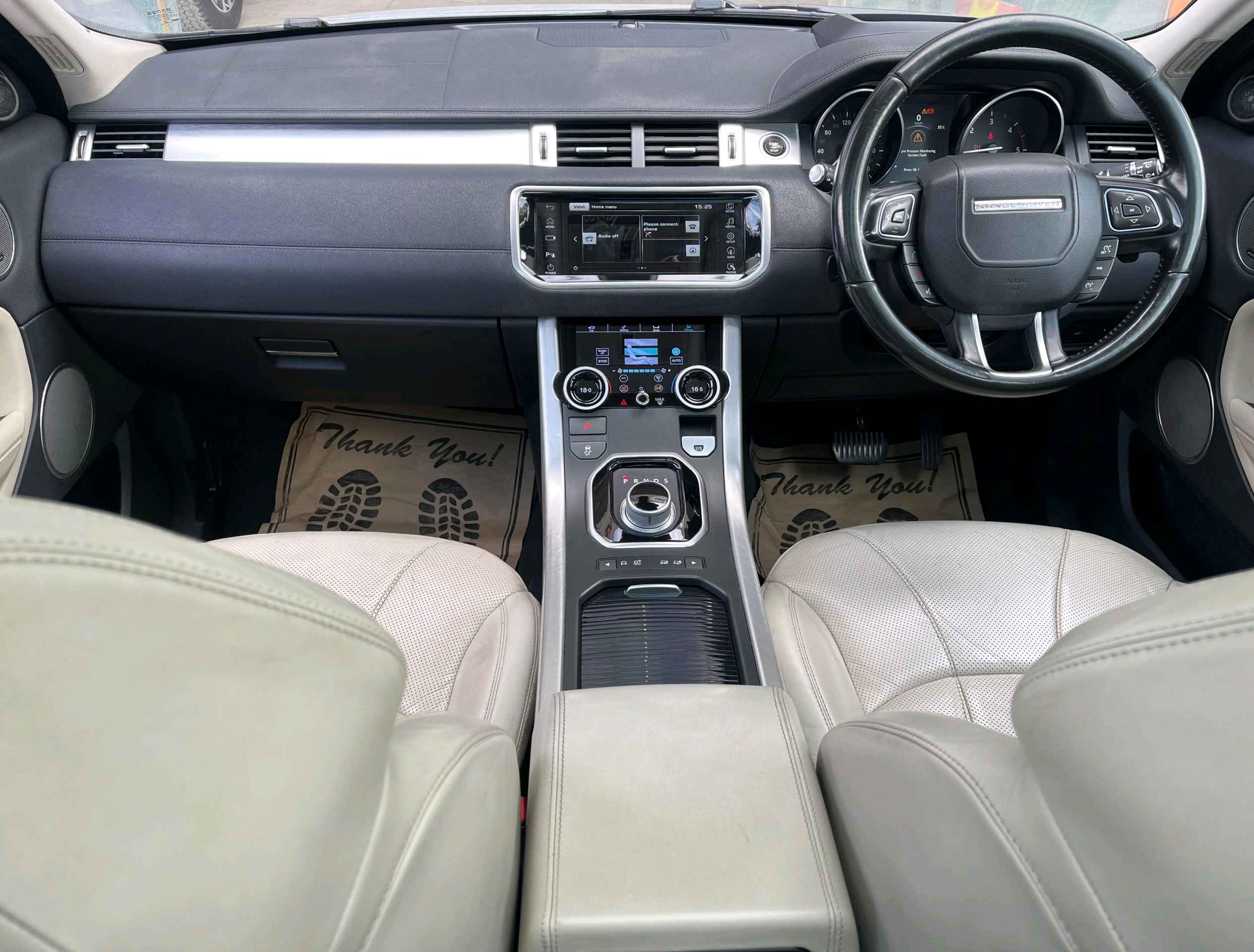 Land Rover Discovery Sport photo 10