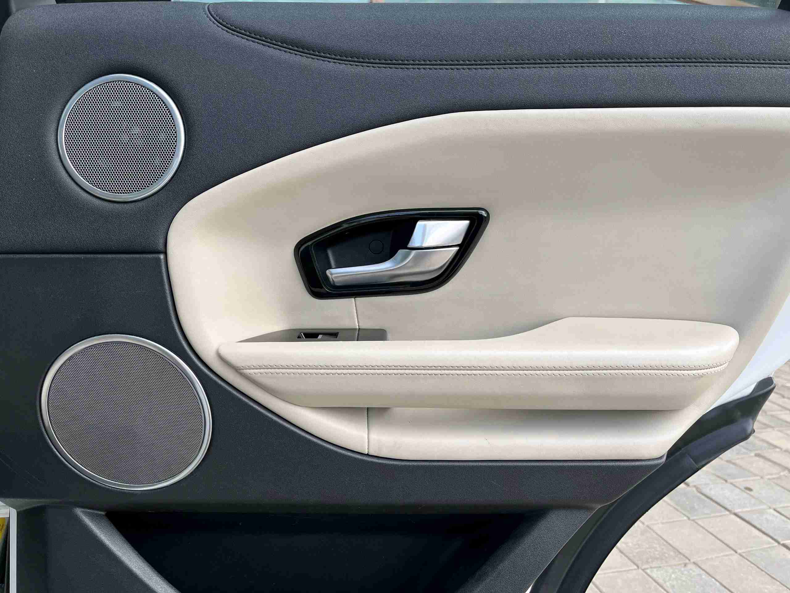 Land Rover Discovery Sport photo 11