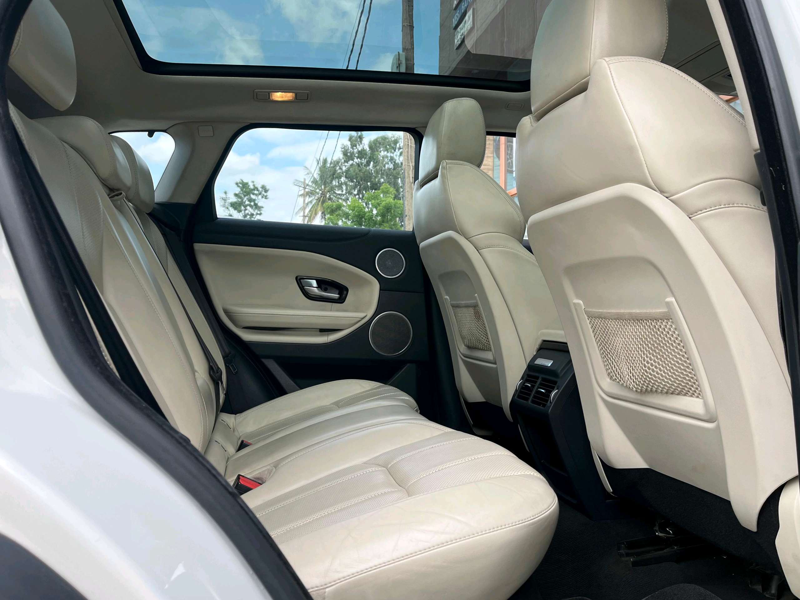 Land Rover Discovery Sport photo 8