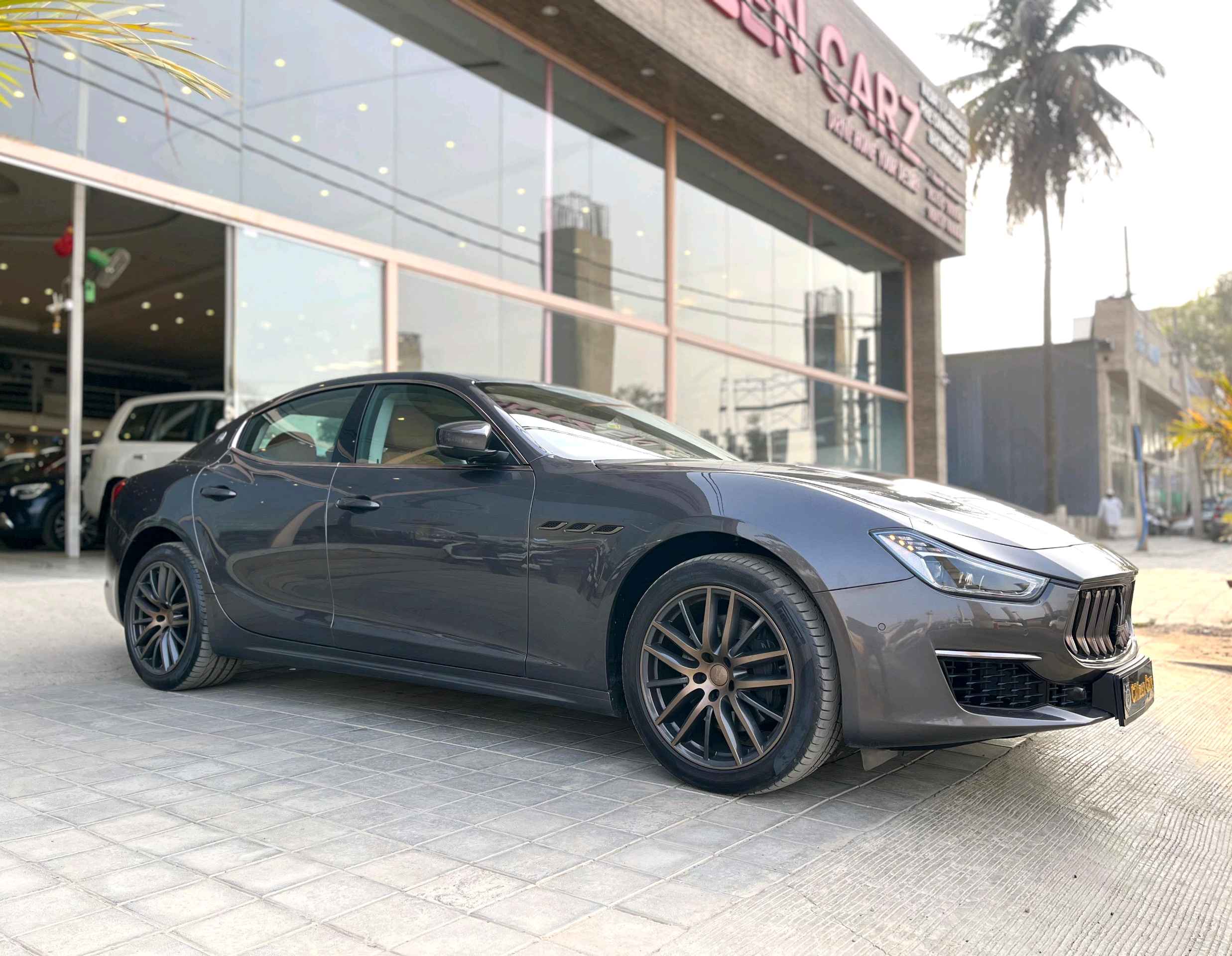 Maserati Ghibli photo 4