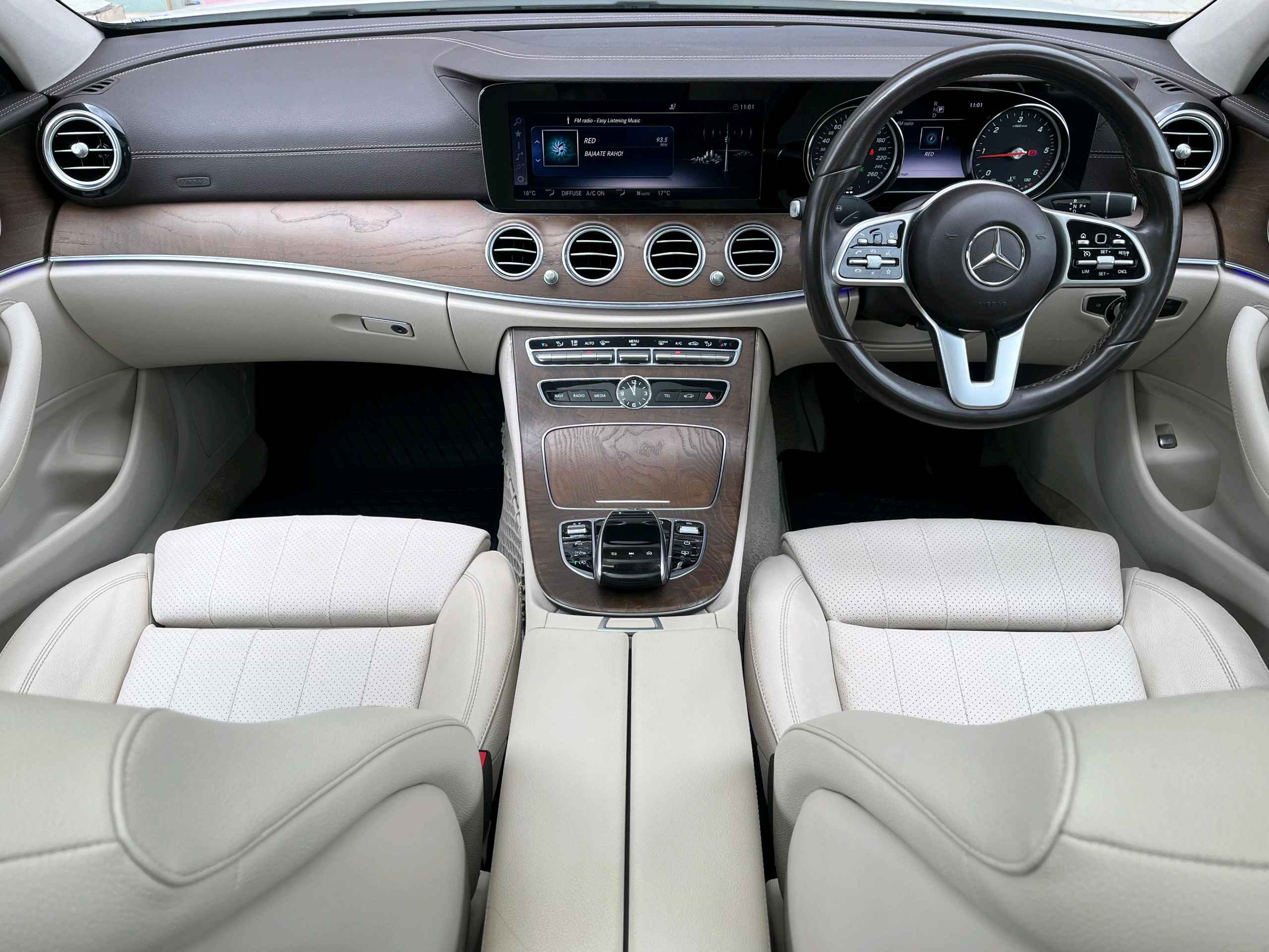 Mercedes Benz E Class photo 6