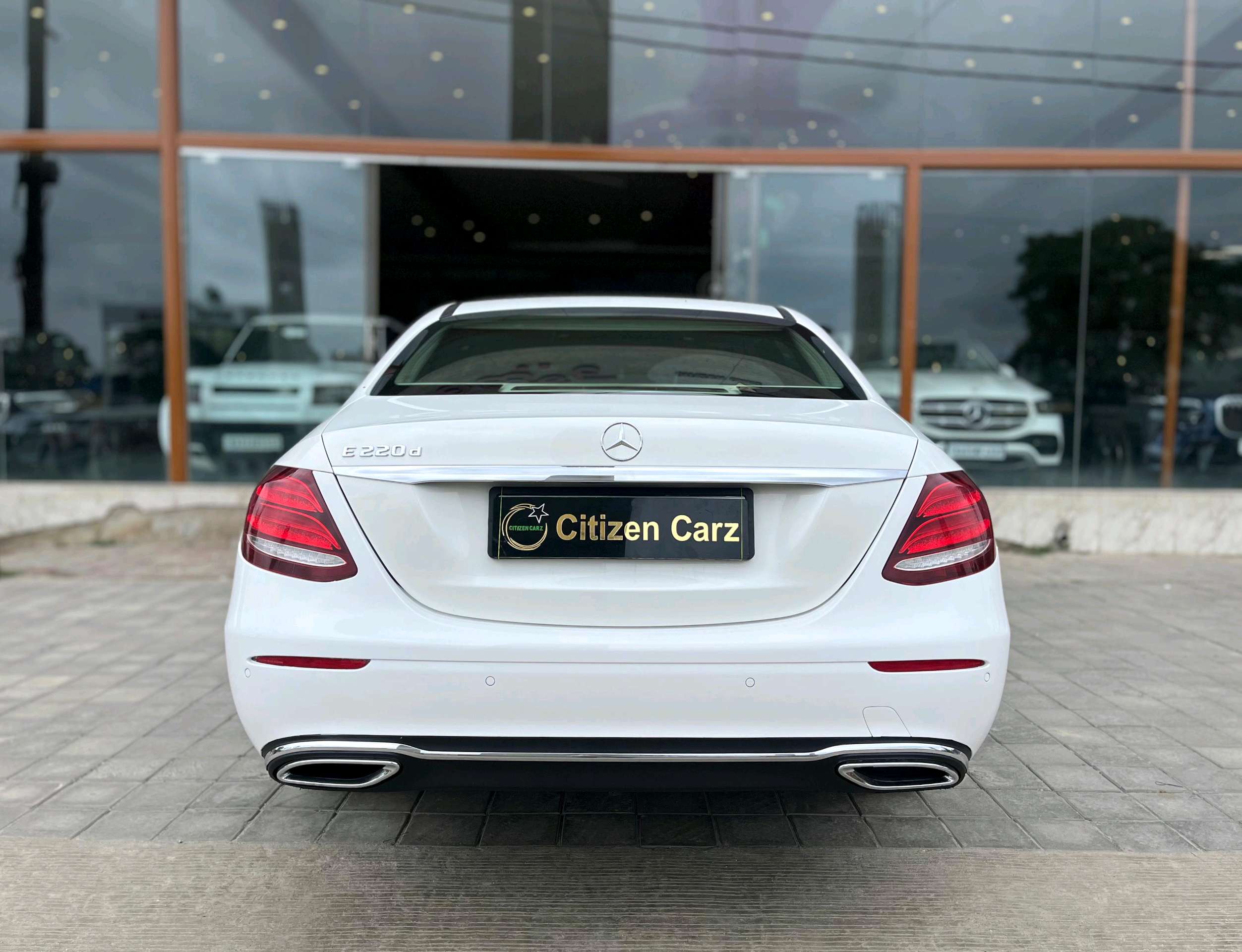 Mercedes Benz E Class photo 5