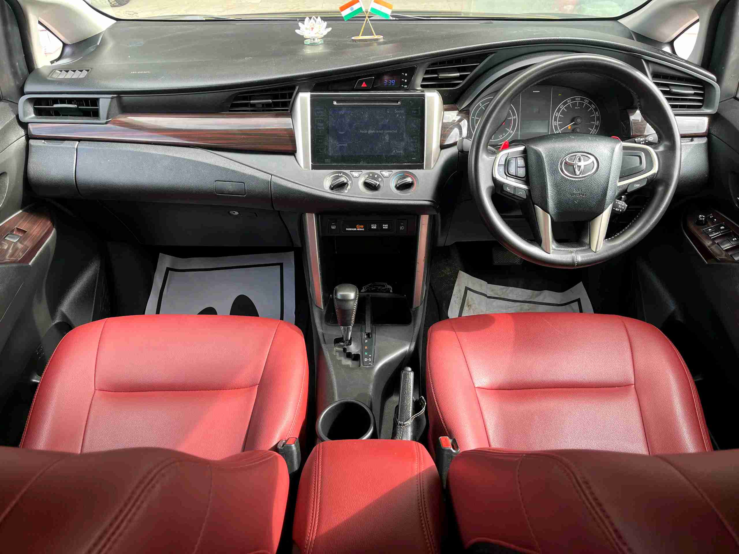 Toyota Innova Crysta photo 8