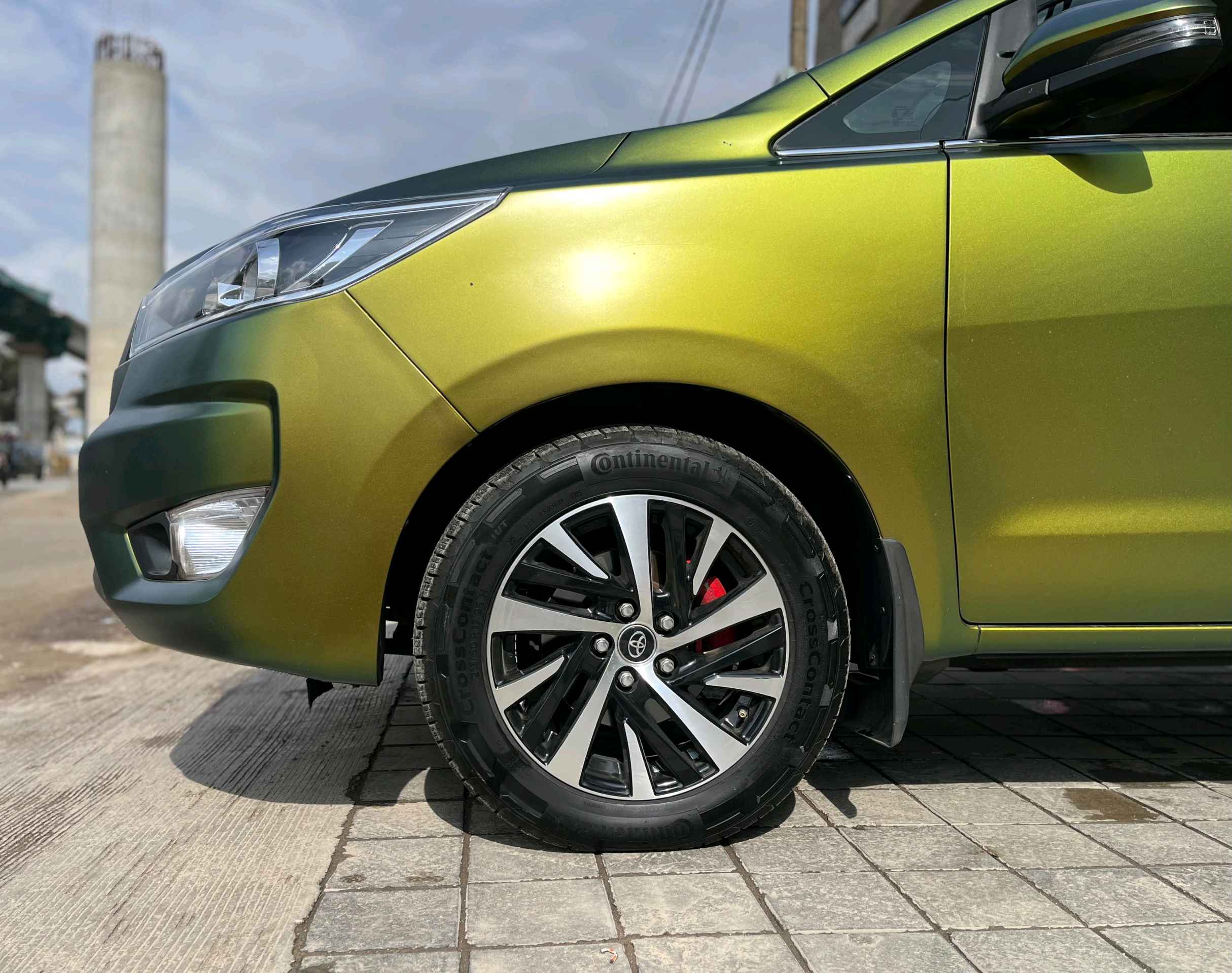 Toyota Innova Crysta photo 7