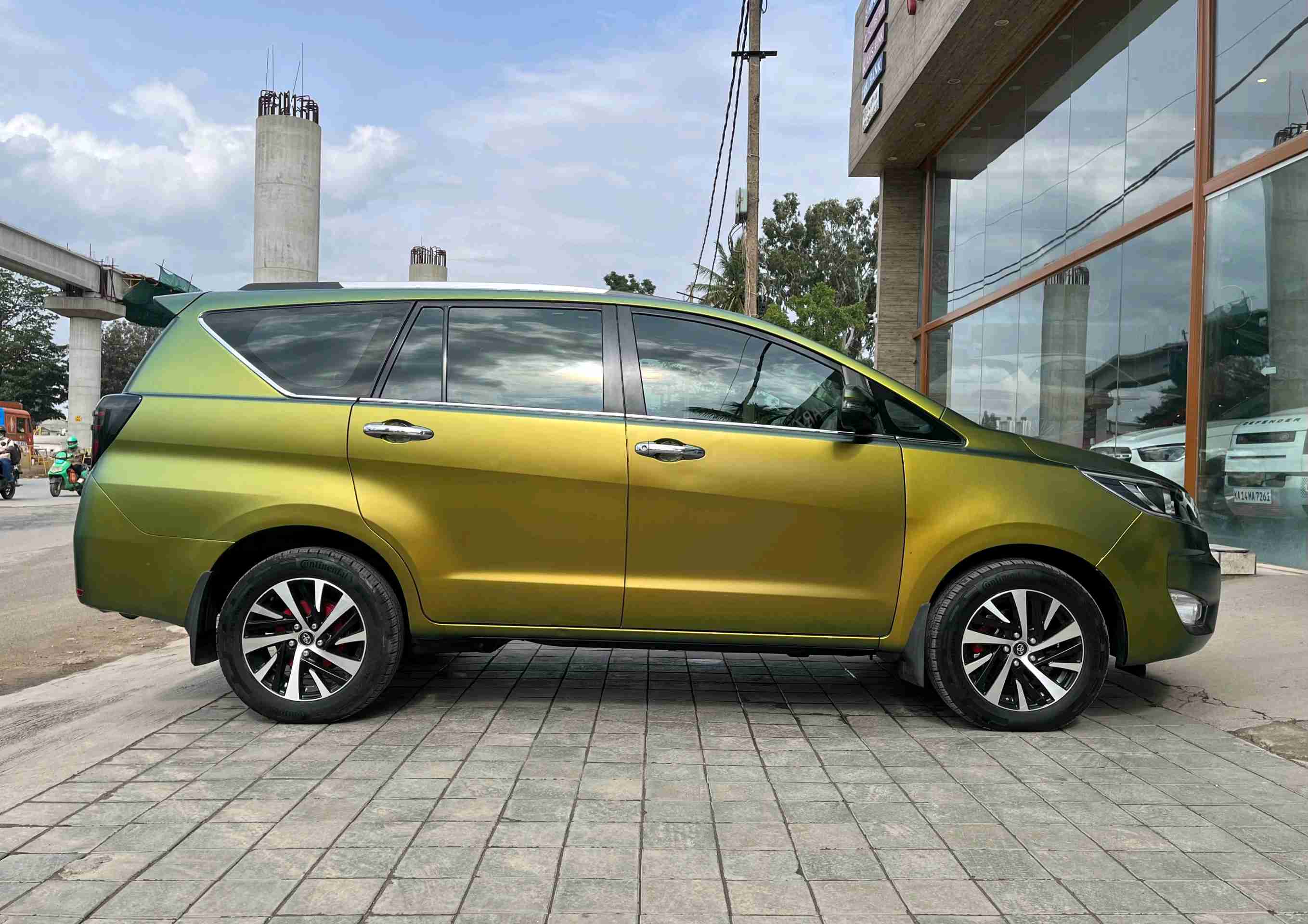 Toyota Innova Crysta photo 6