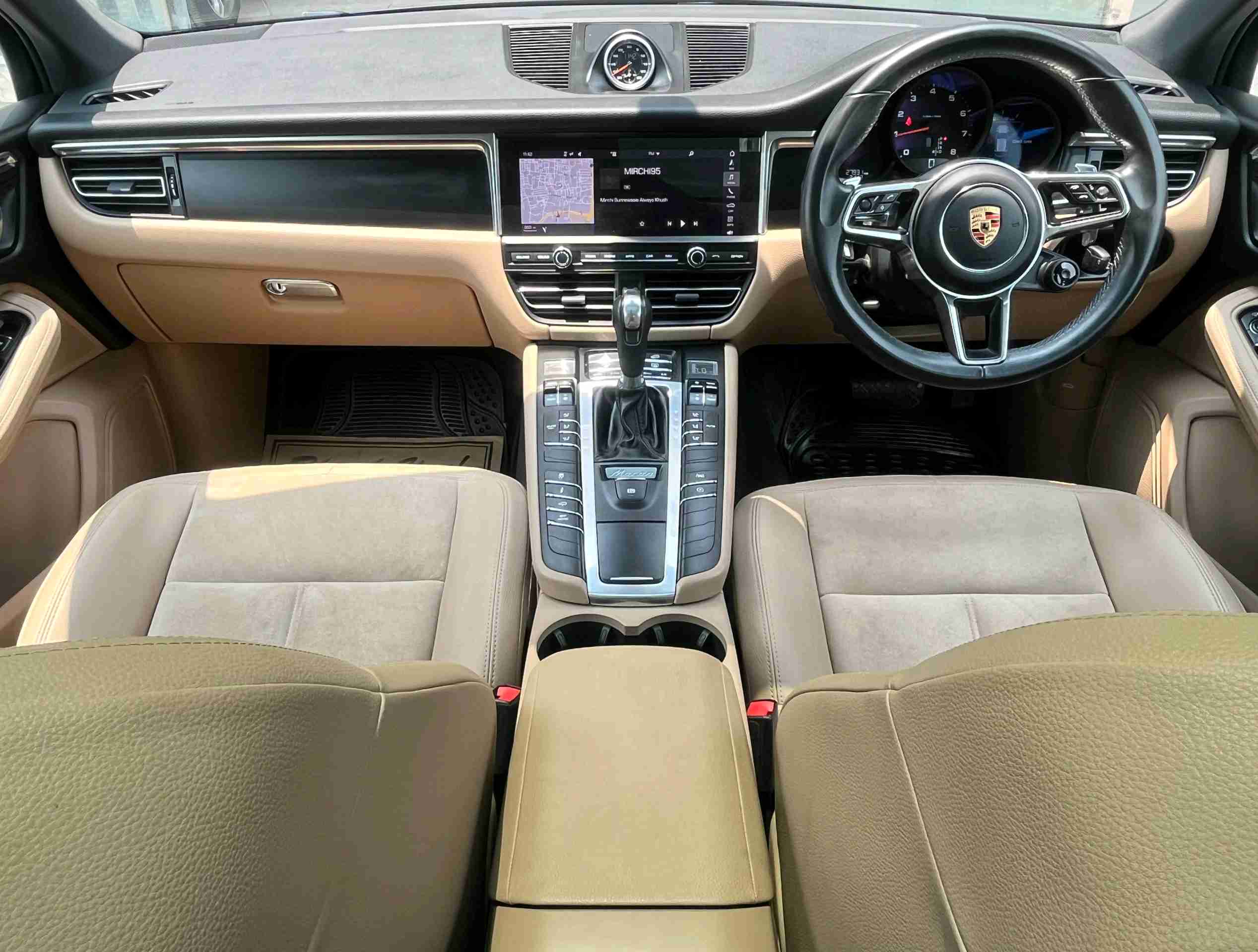 PORSCHE Macan photo 11