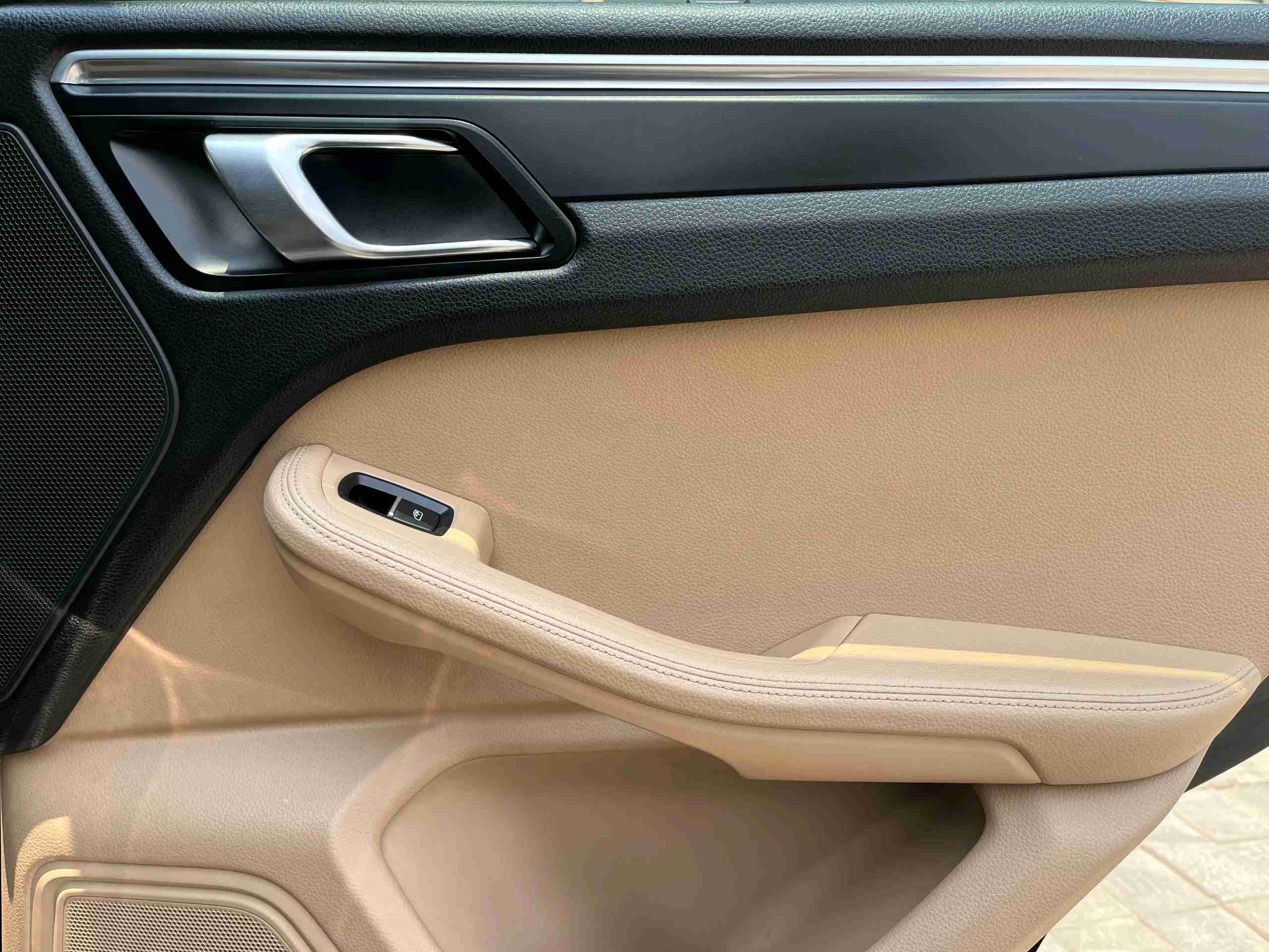 PORSCHE Macan photo 12
