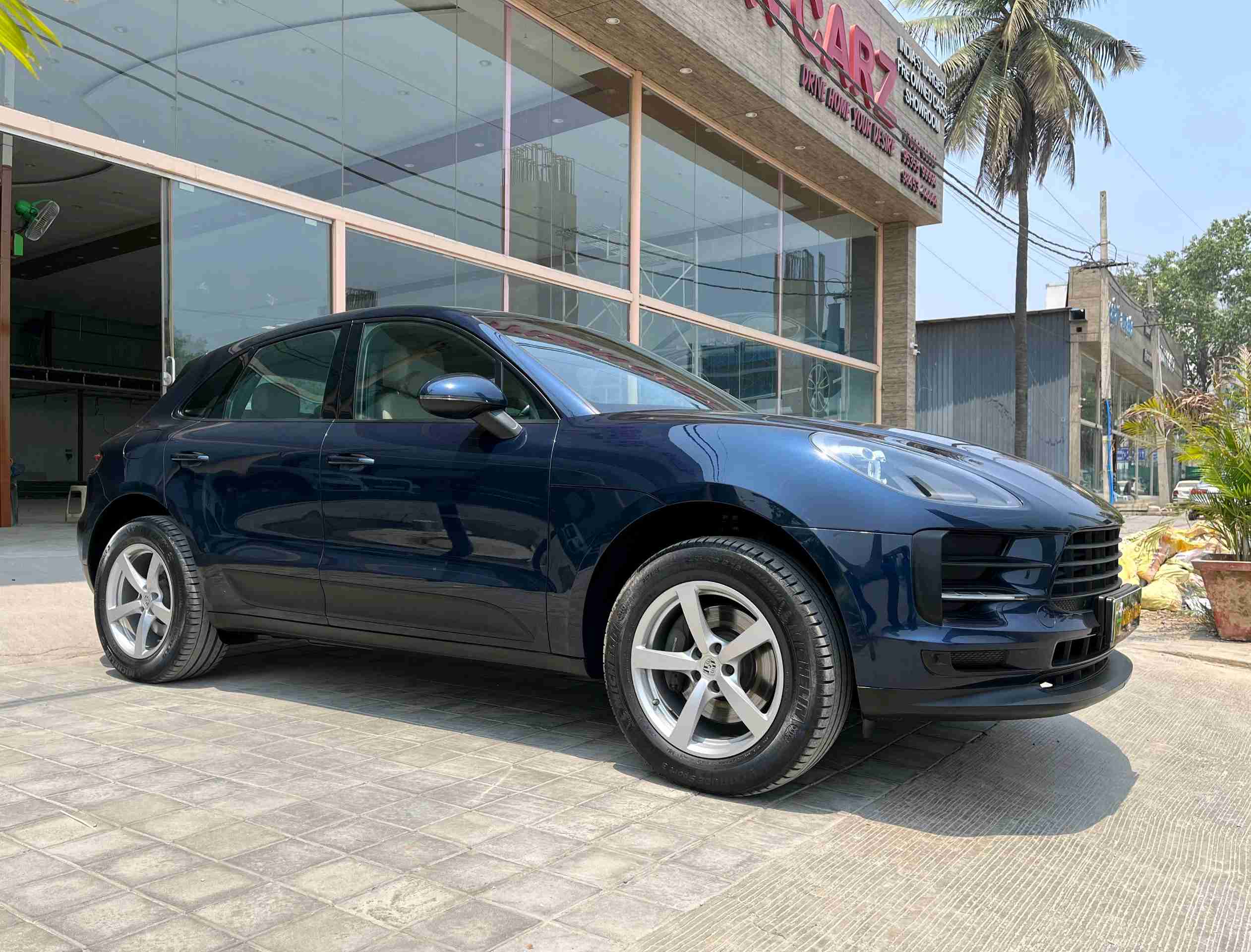 PORSCHE Macan photo 6